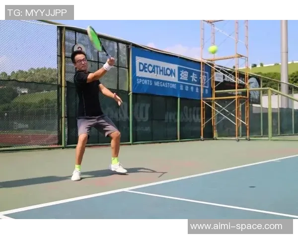 深圳网球队中路突破战术解析与实战应用探讨